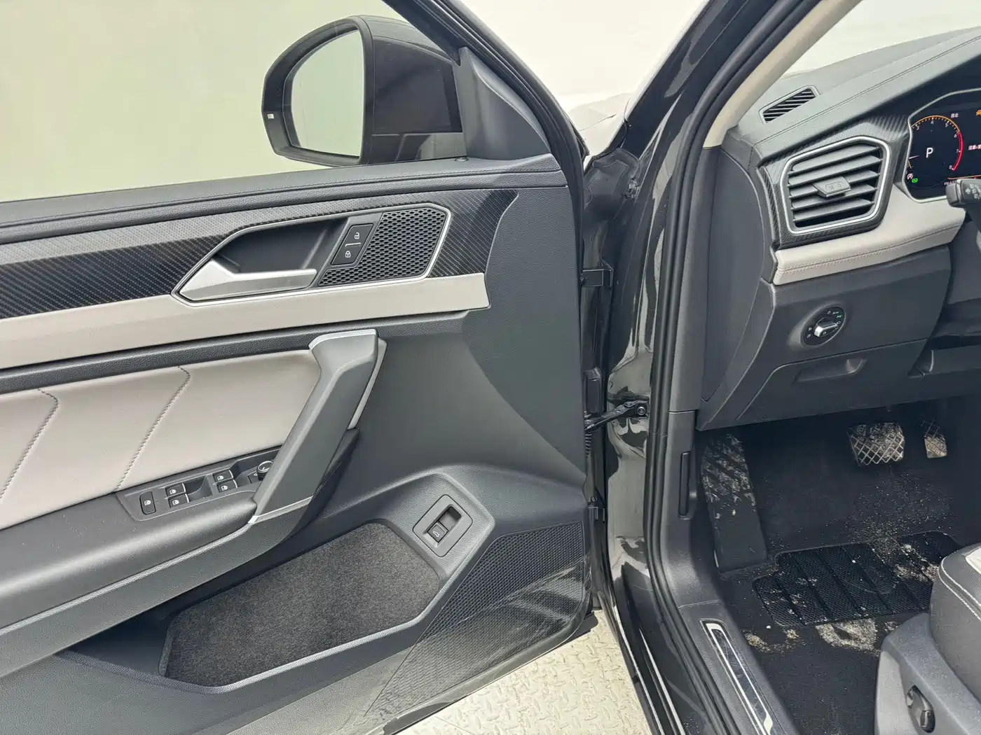 Volkswagen Tayron 2023 280TSI 2WD Luxury Plus Advanced Edition фото 7