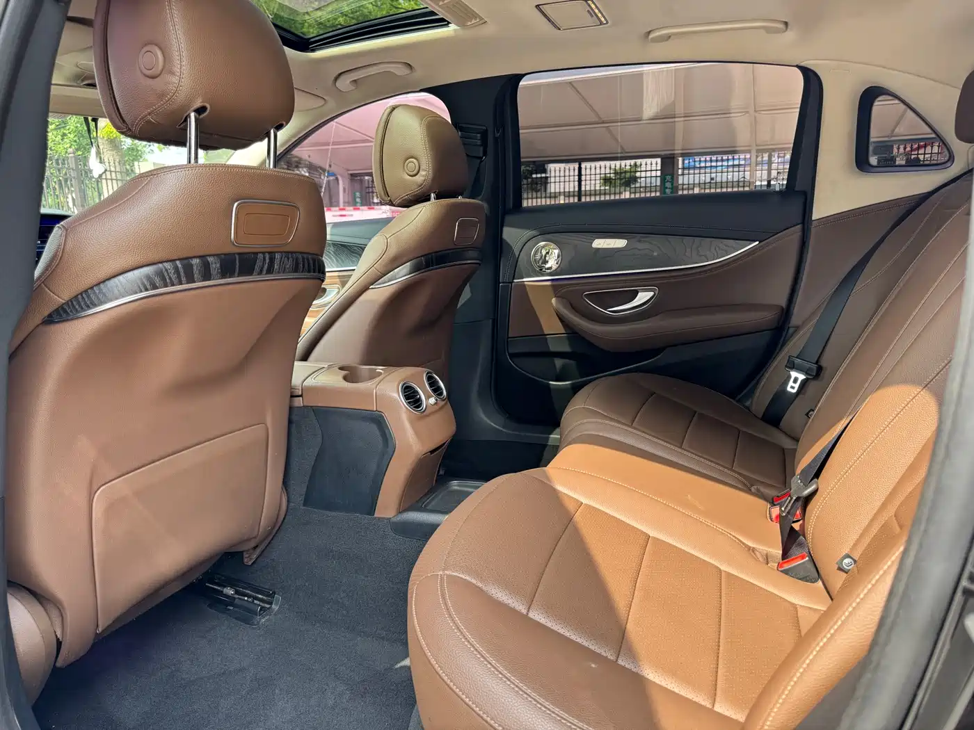 Mercedes-Benz E-Class 2016 E 200 L Sport Type фото 7