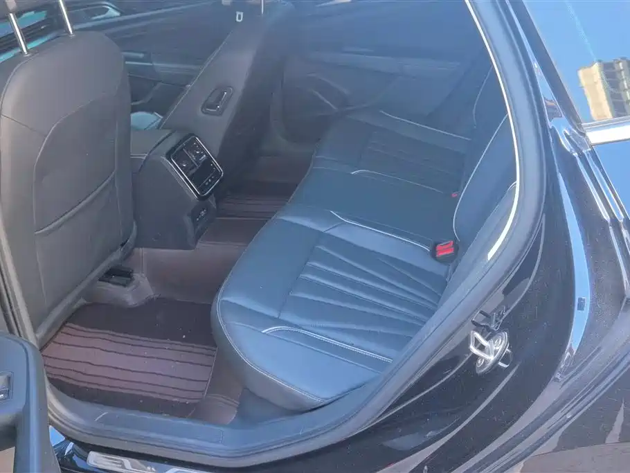 Volkswagen Passat 2024 330TSI Elite Edition фото 11