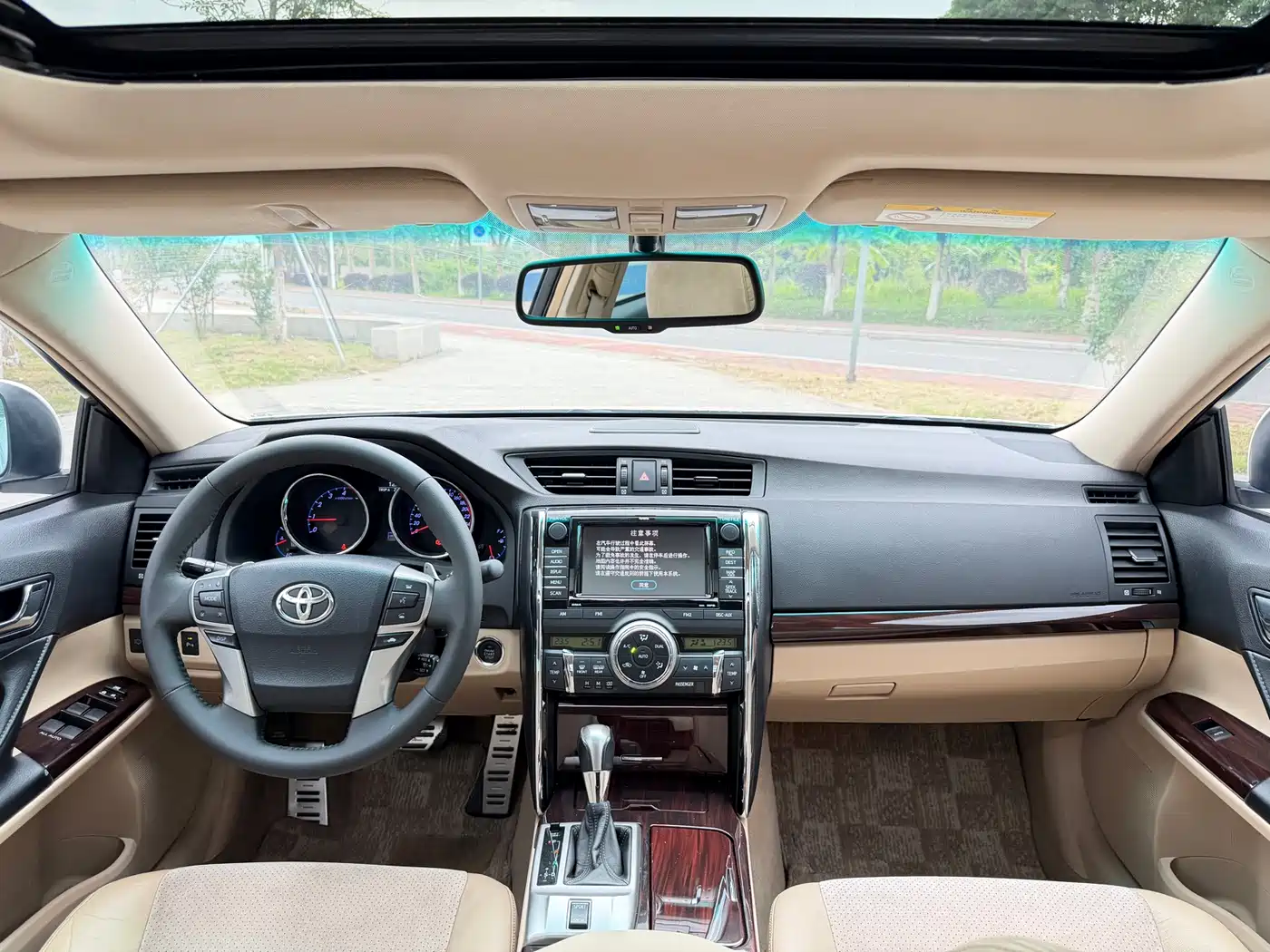 Toyota Reiz 2010 3.0V Style Flagship Navigation Edition фото 6