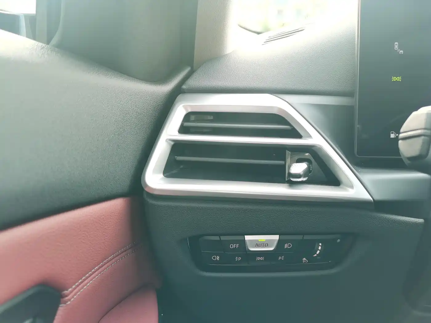 BMW 3 Series 2025 325i M Sport Package фото 16