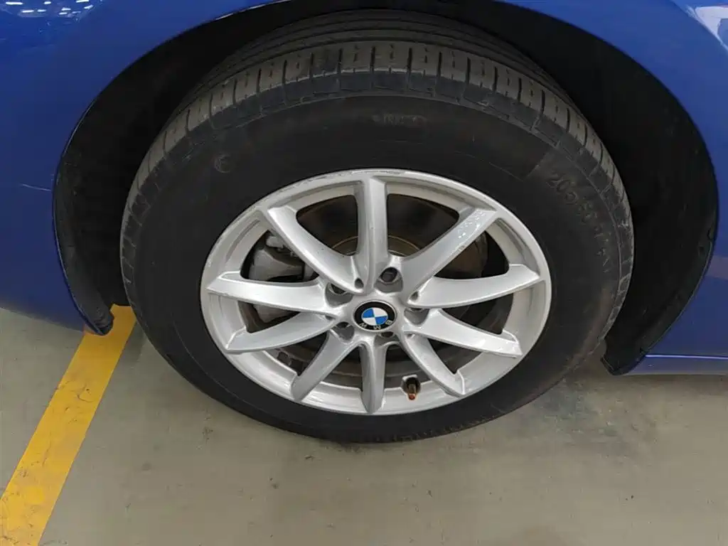 BMW 2 Series Touring 2018 218i Sport Line фото 23