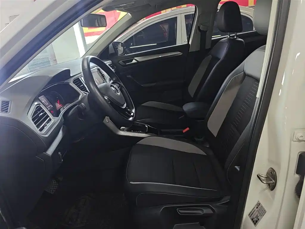 Volkswagen T-ROC 2020 230TSI DSG 2WD Progressive фото 15