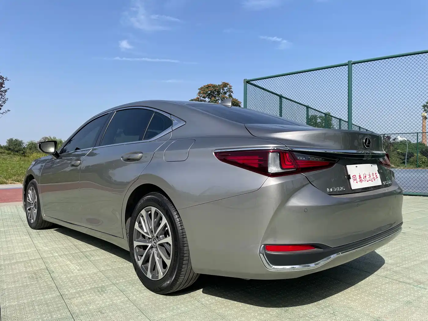 Lexus ES 2022 200 Excellence Edition фото 19
