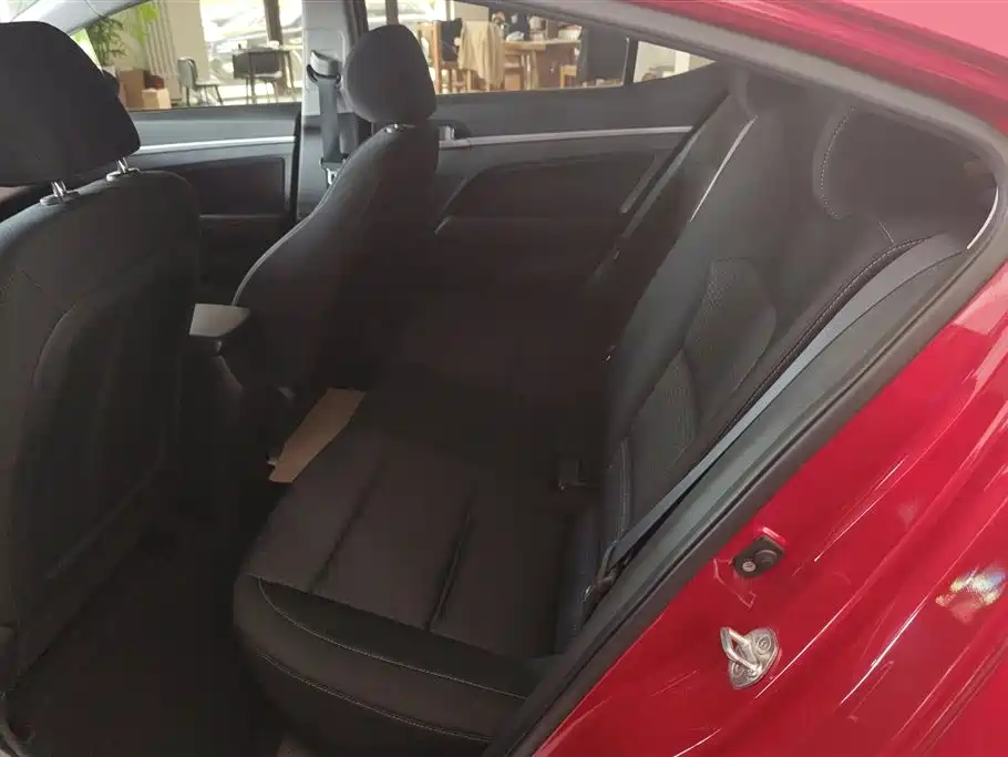 Hyundai Elantra 2016 Model 1.6L Automatic Smart Elite фото 11