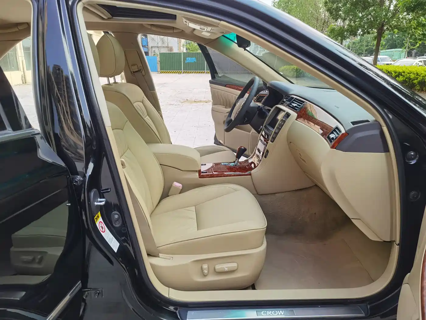 Toyota Crown 2011 2.5L Royal Leather Sunroof Special Edition фото 12