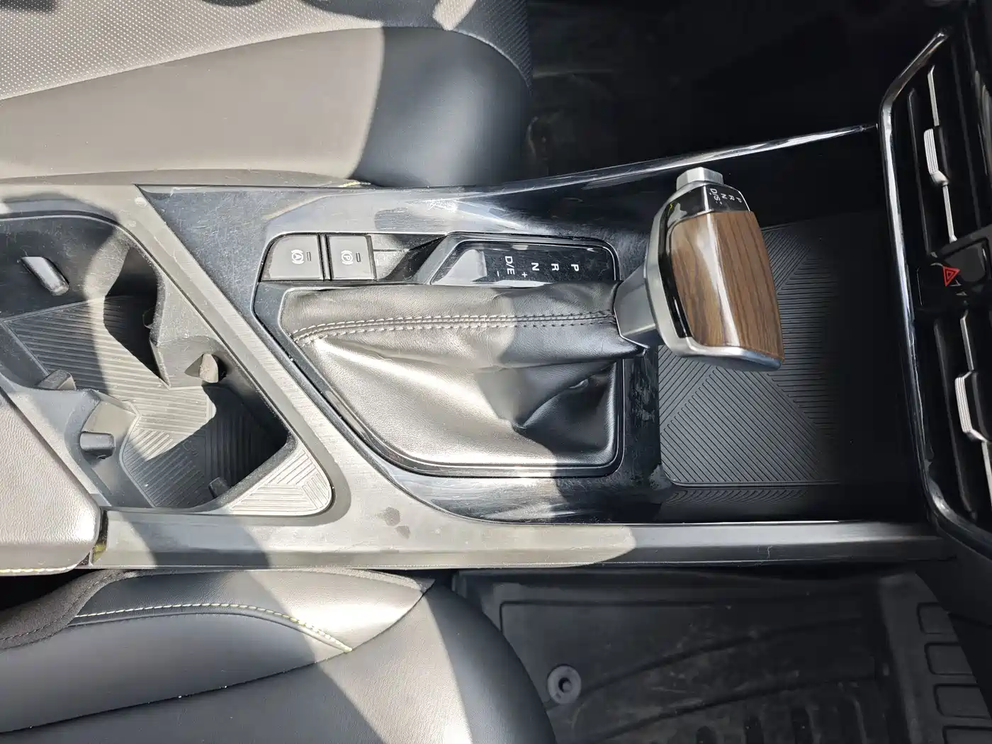 Photo 13 - Roewe i5