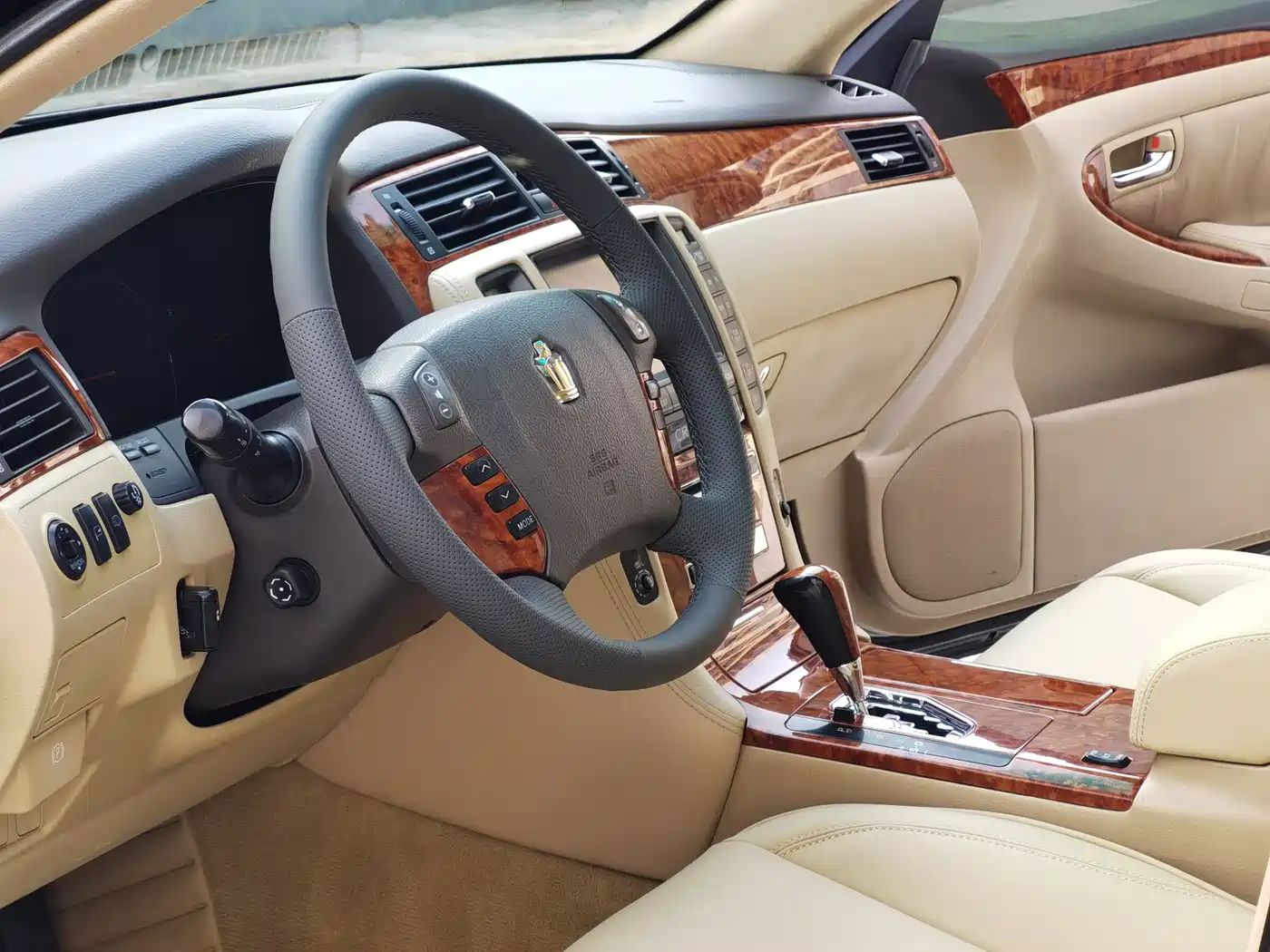 Toyota Crown 2011 2.5L Royal Leather Sunroof Special Edition фото 6