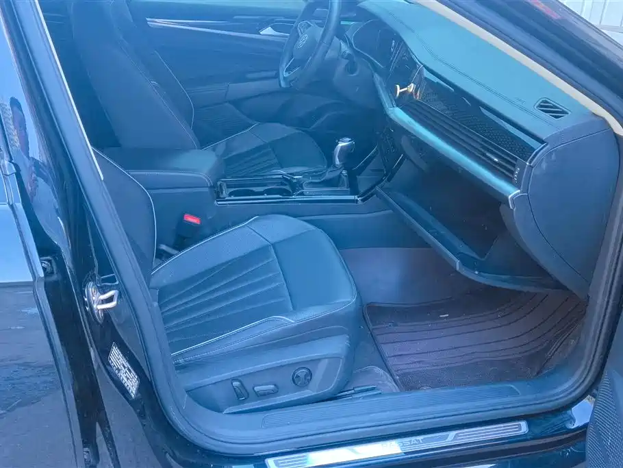 Volkswagen Passat 2024 330TSI Elite Edition фото 8