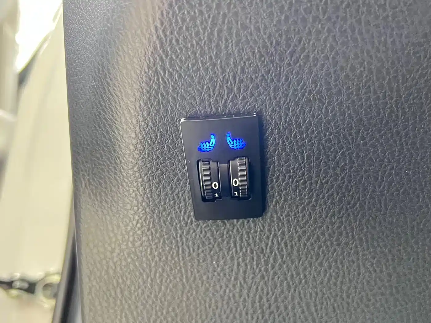 Toyota Vios FS 2021 1.5L CVT Fengchi Edition фото 16