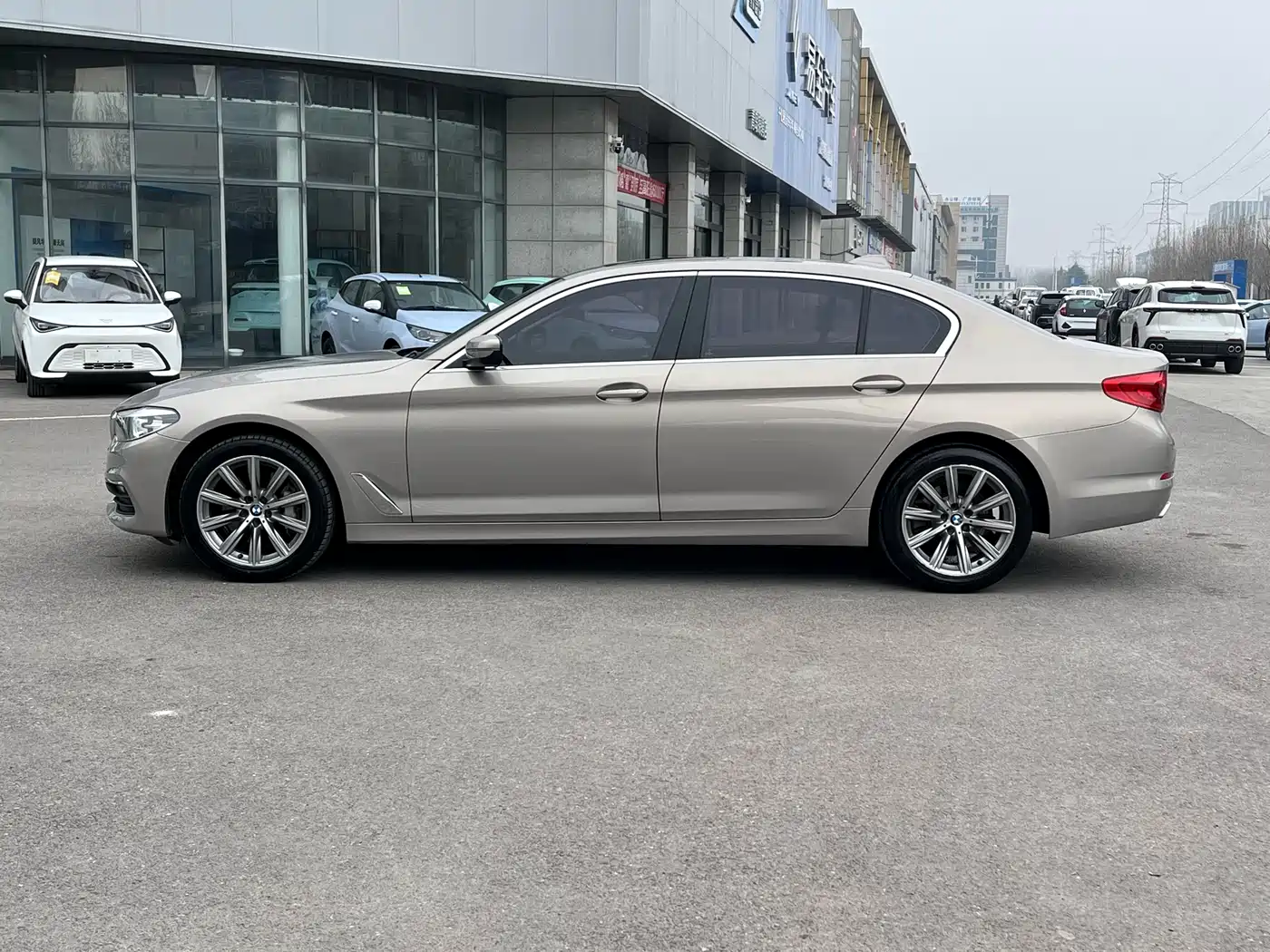 BMW 5 Series 2018 528Li Launch Special Edition фото 3