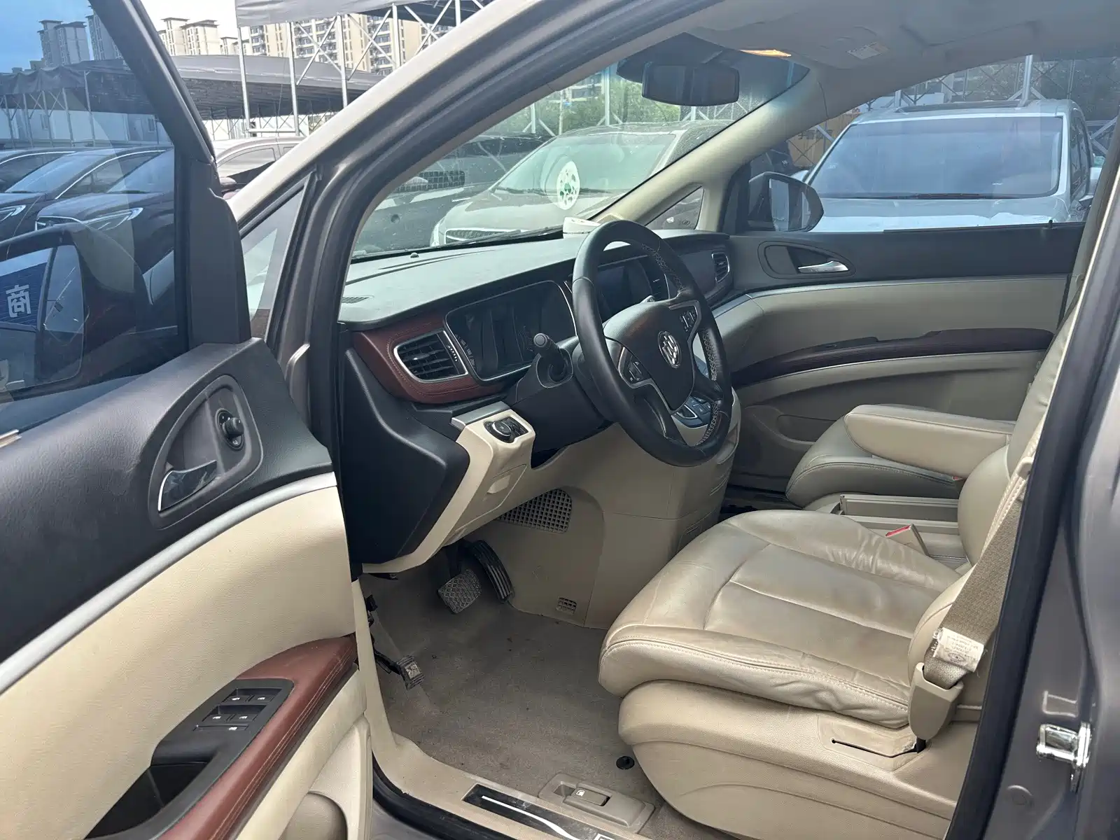 Фото 8 - Buick GL8