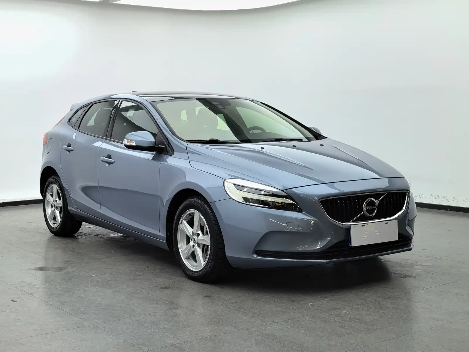 Photo 3 - Volvo V40