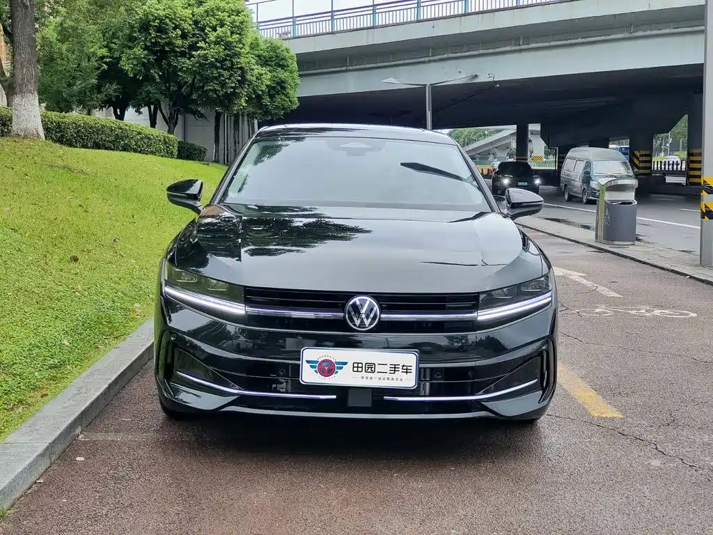 Фото 2 - Volkswagen Magotan