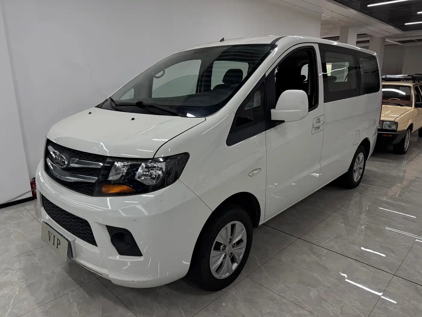 Photo 1 - JAC Refine M3