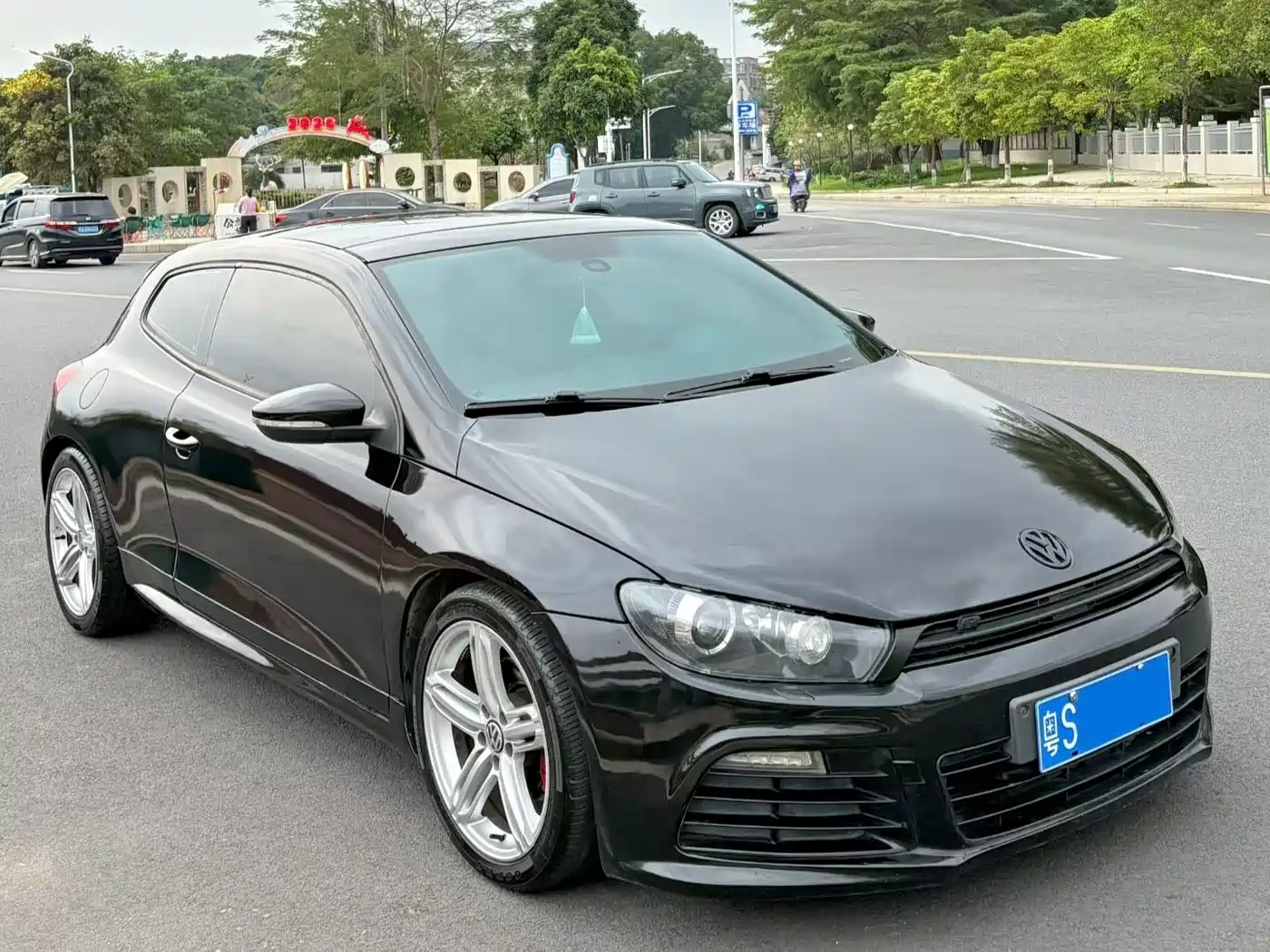 Volkswagen Scirocco 2010 2.0TSI Luxury Edition фото 3