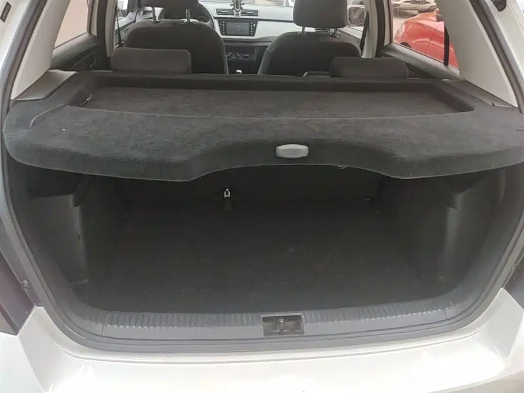 Škoda Fabia 2016 1.4L Automatic Car Enjoy Edition фото 19
