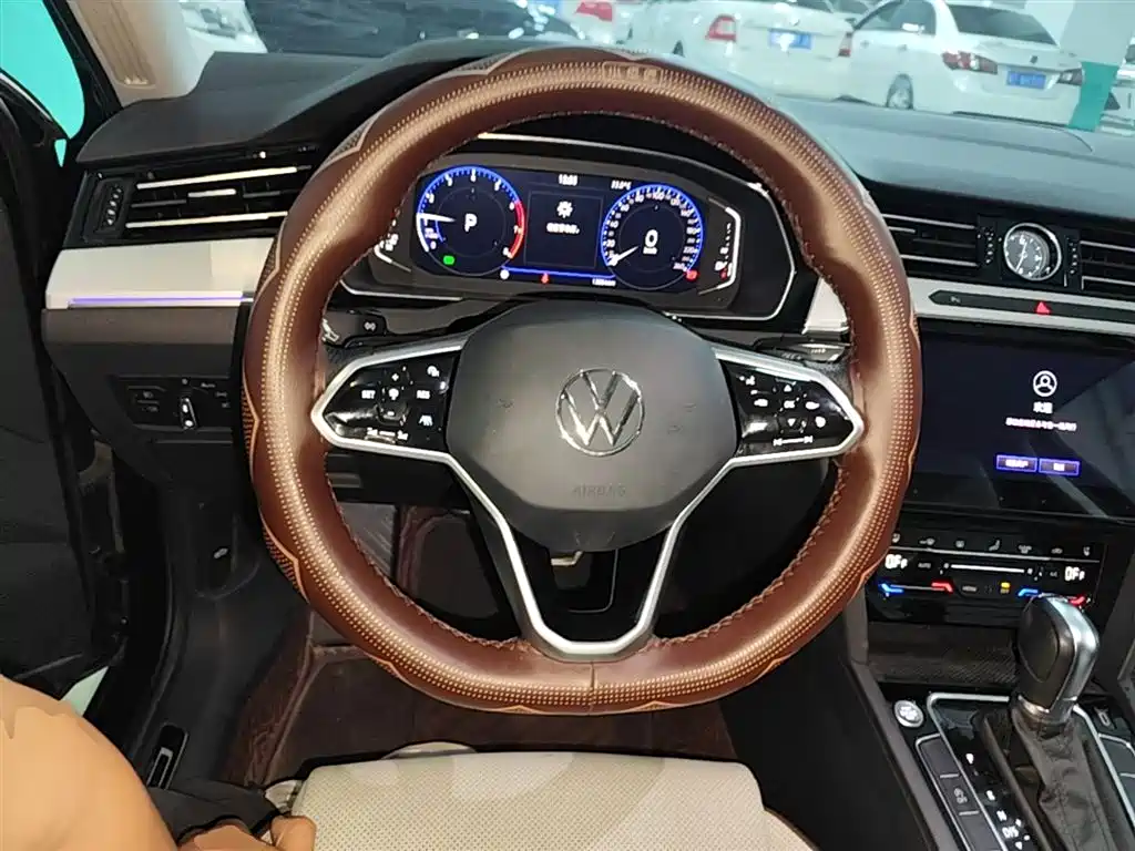 Volkswagen Magotan 2023 Model 2 Million Commemorative Edition 330TSI DSG Luxury фото 7