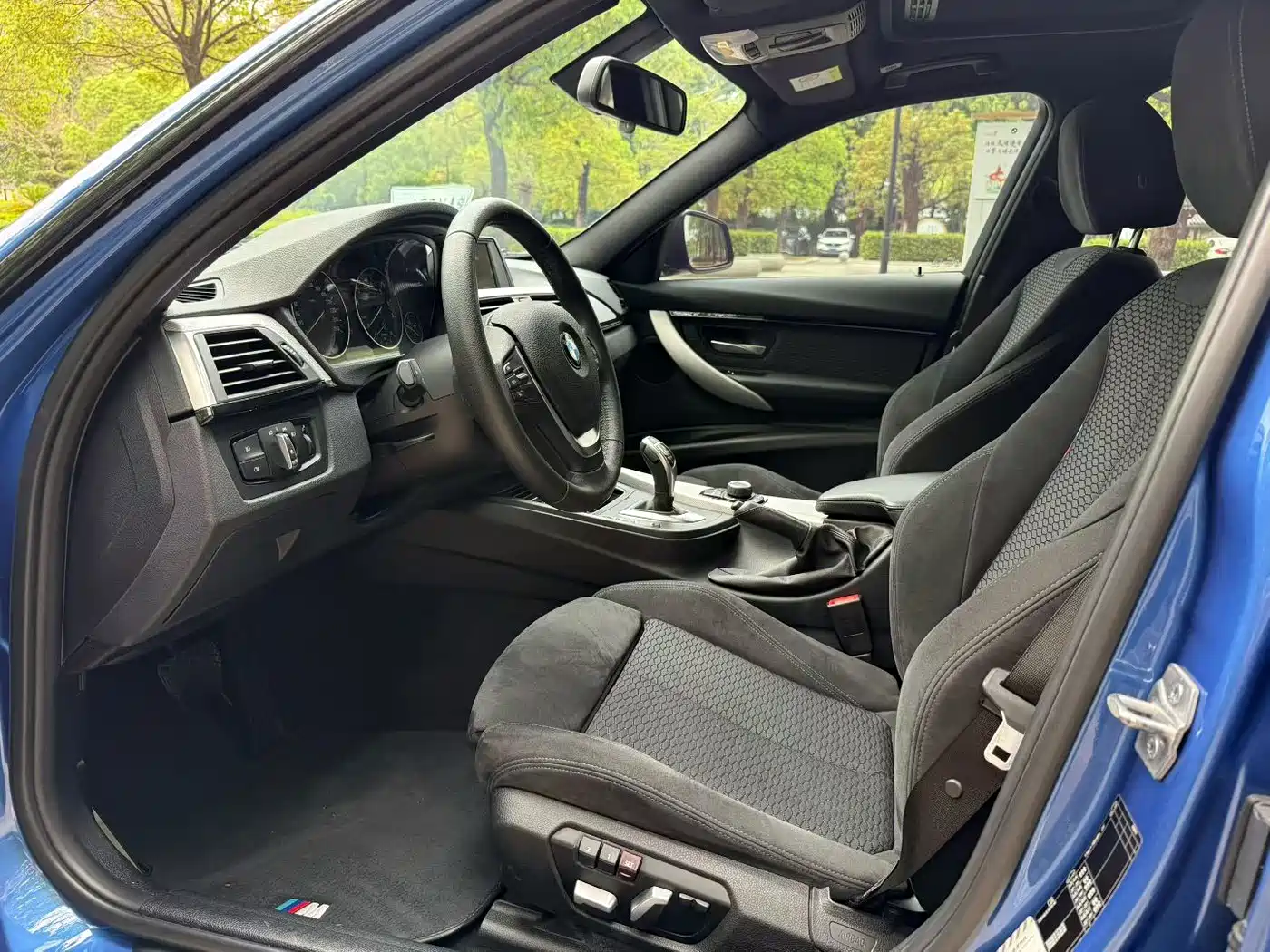 BMW 3 Series 2017 320i M Sport фото 4