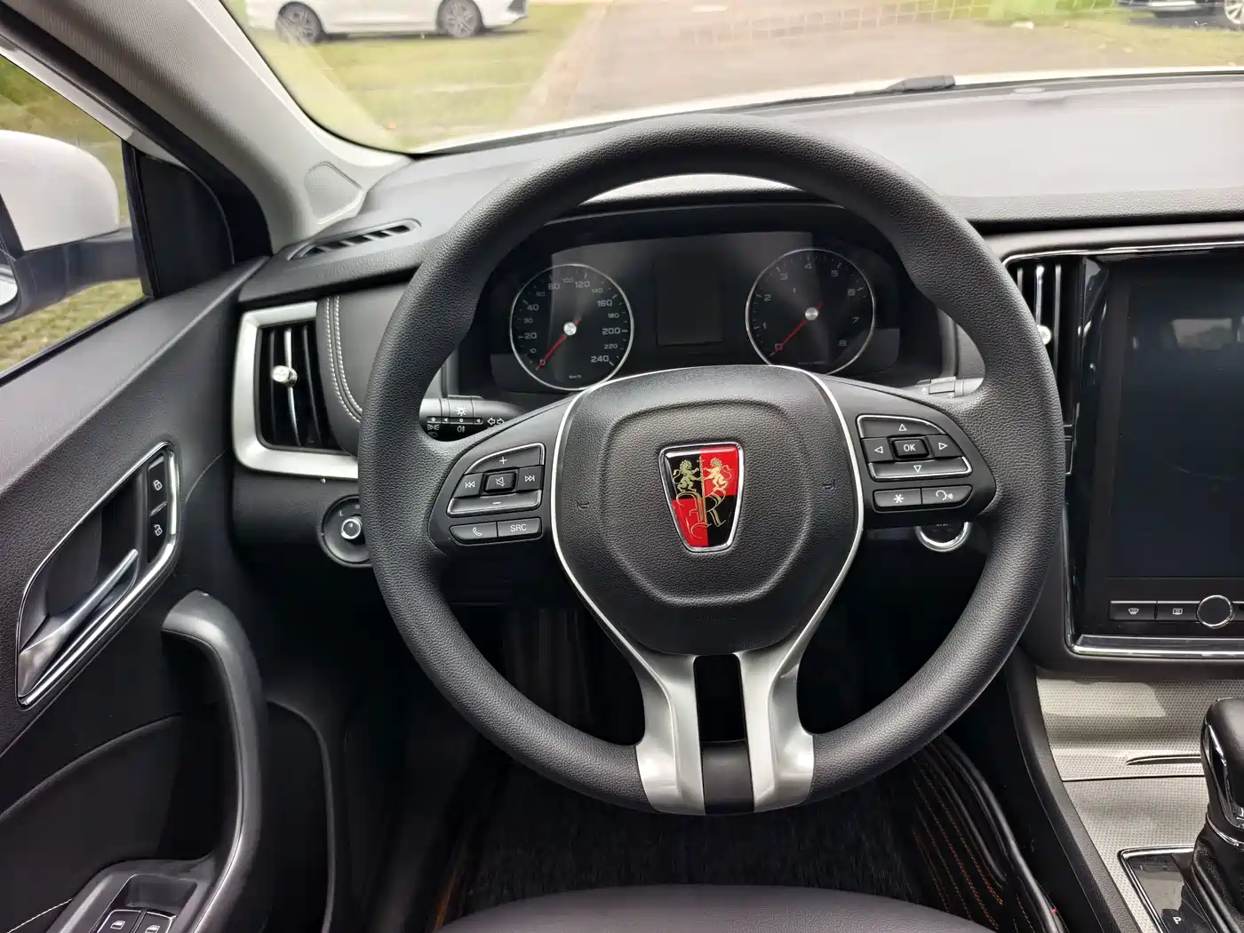 Roewe i6 2019 2019 PLUS 1.6L CVT 4G Connected Flagship Great Edition