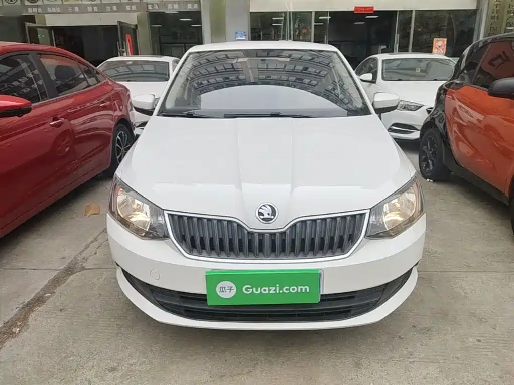 Škoda Fabia 2016 1.4L Automatic Car Enjoy Edition фото 3