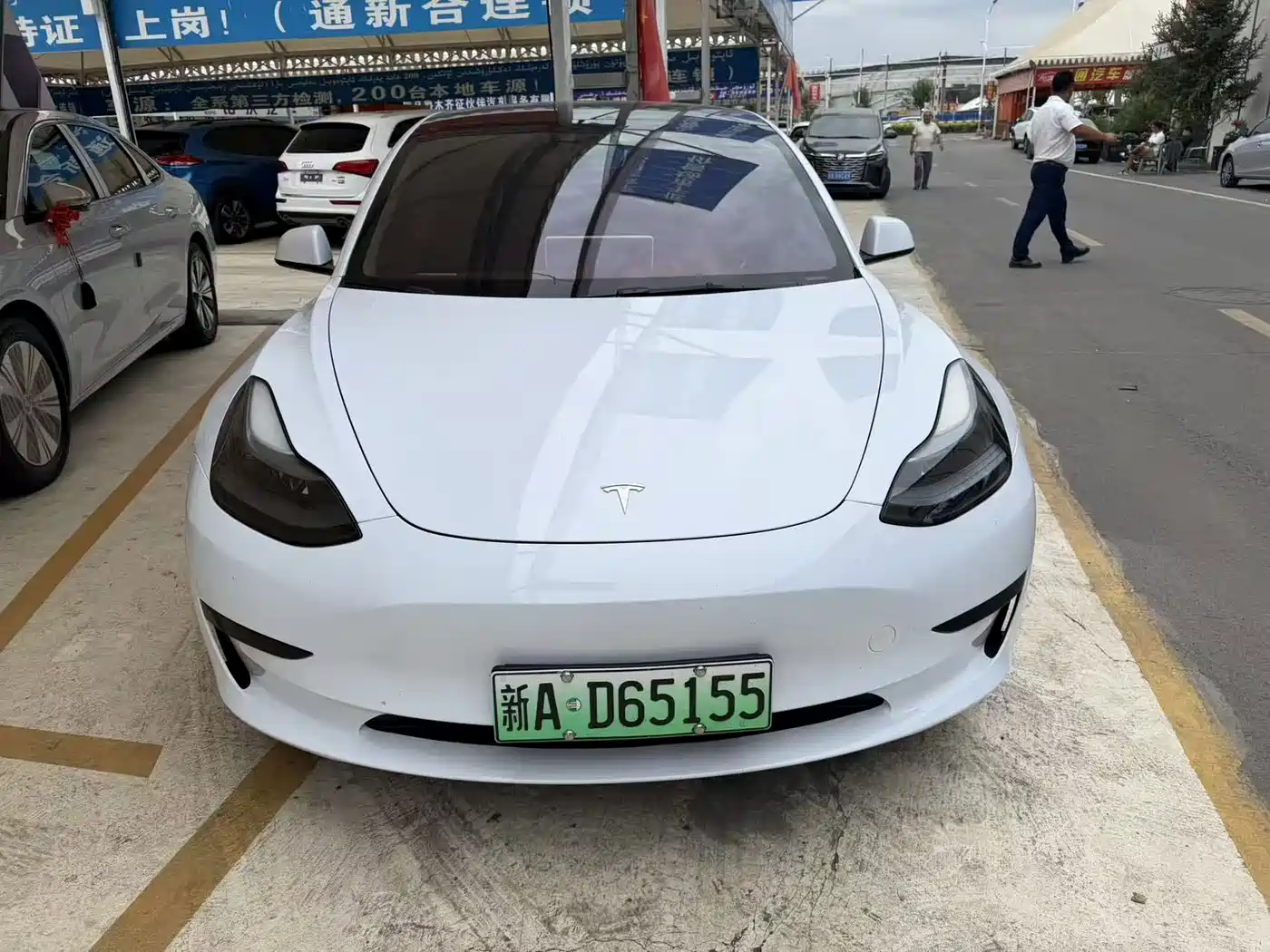 Фото 2 - Tesla Model 3
