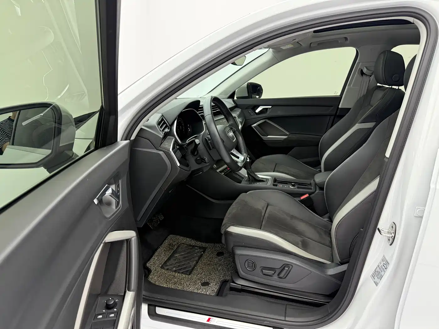Audi Q3 2022 35 TFSI Fashion Dynamic фото 18