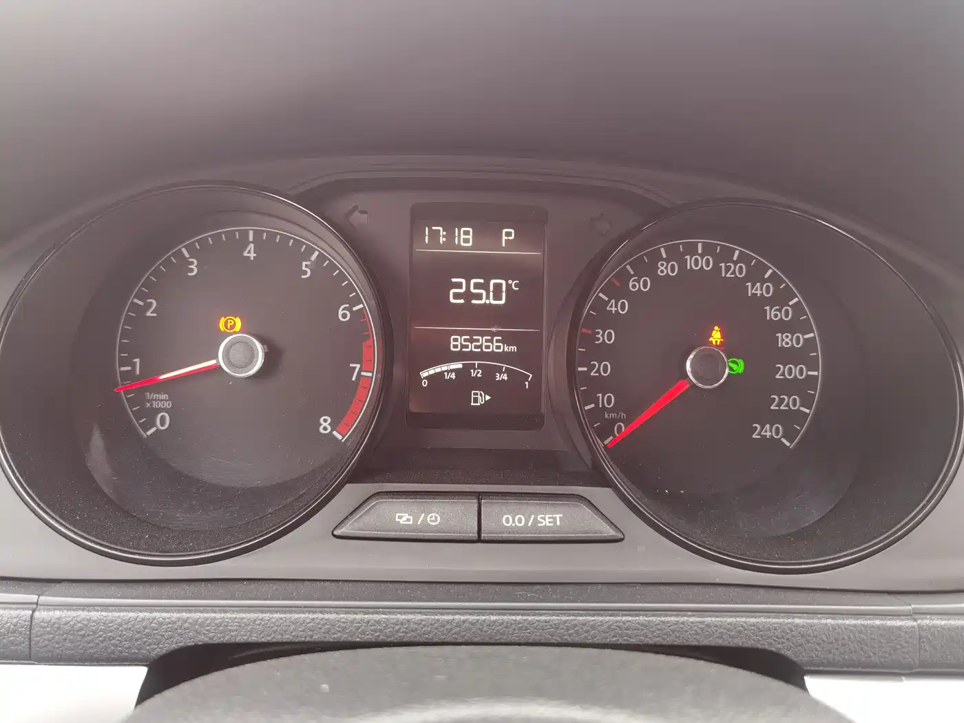 Volkswagen Lavida 2017 1.6L Automatic Comfort Edition фото 7