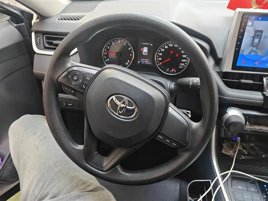 Toyota Wildlander 2022 Facelift 2.0L CVT 2WD Leading Edition фото 15
