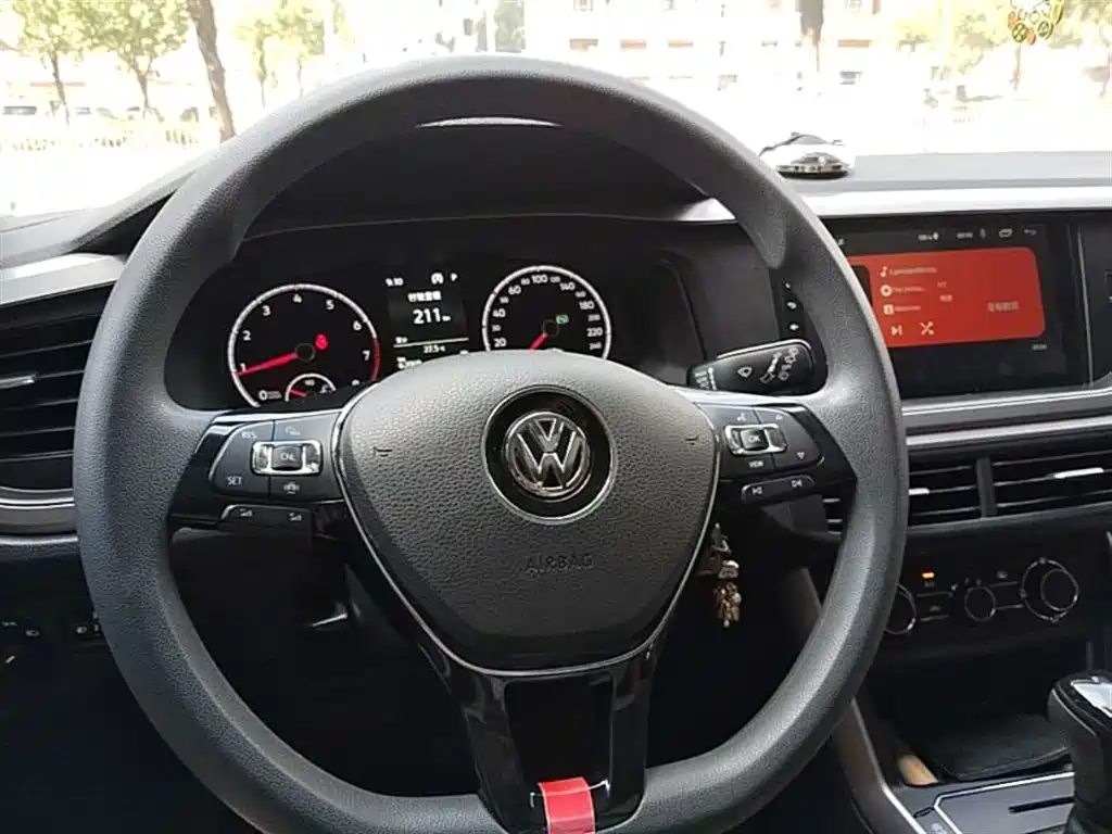 Volkswagen Polo 2019 Plus 1.5L Automatic Panorama Enjoyment Edition фото 11
