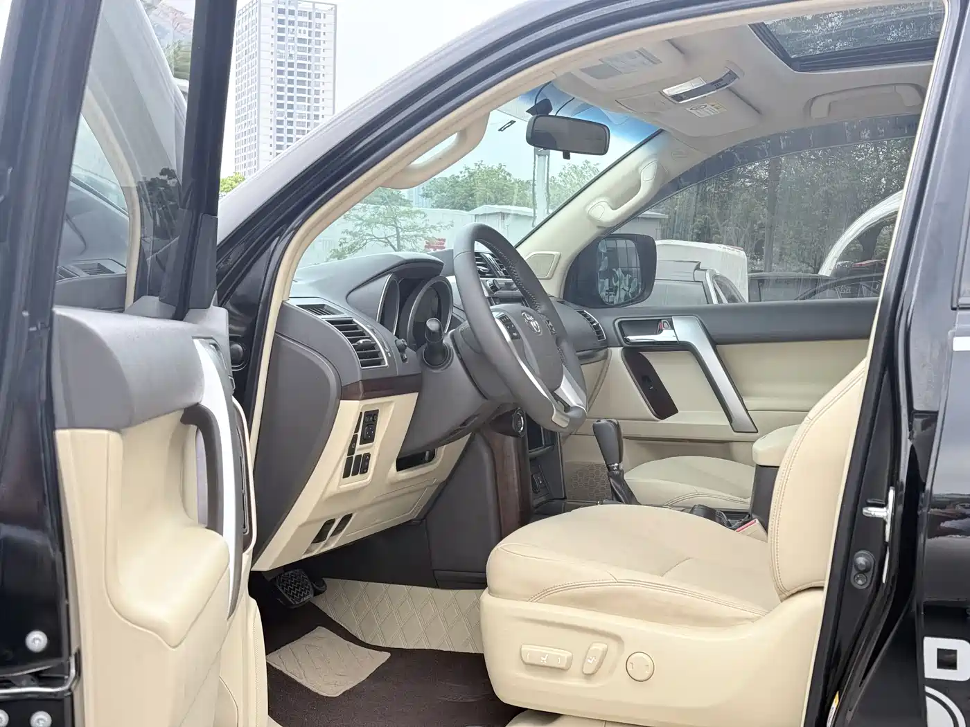 Toyota Prado 2014 4.0L Automatic TX-L NAVI фото 5