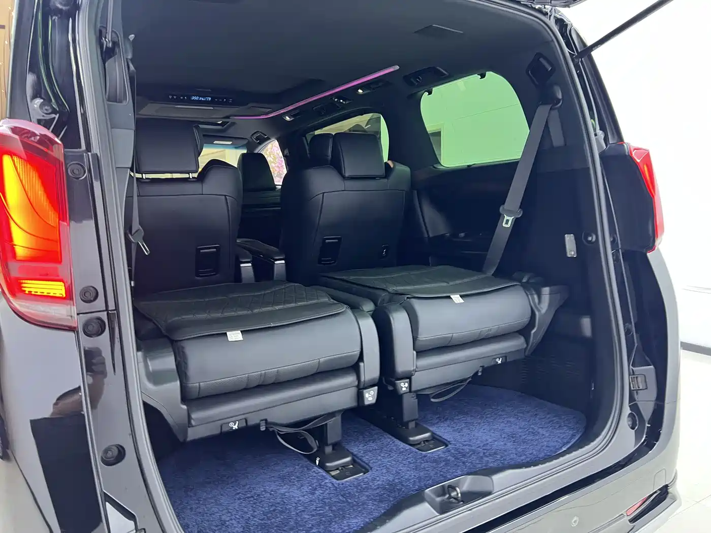 Toyota Alphard 2021 Hybrid 2.5L Premium фото 18