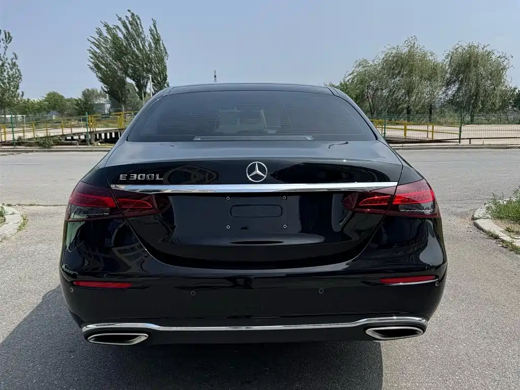 Mercedes-Benz E-Class 2023 E 300 L Fashion фото 5