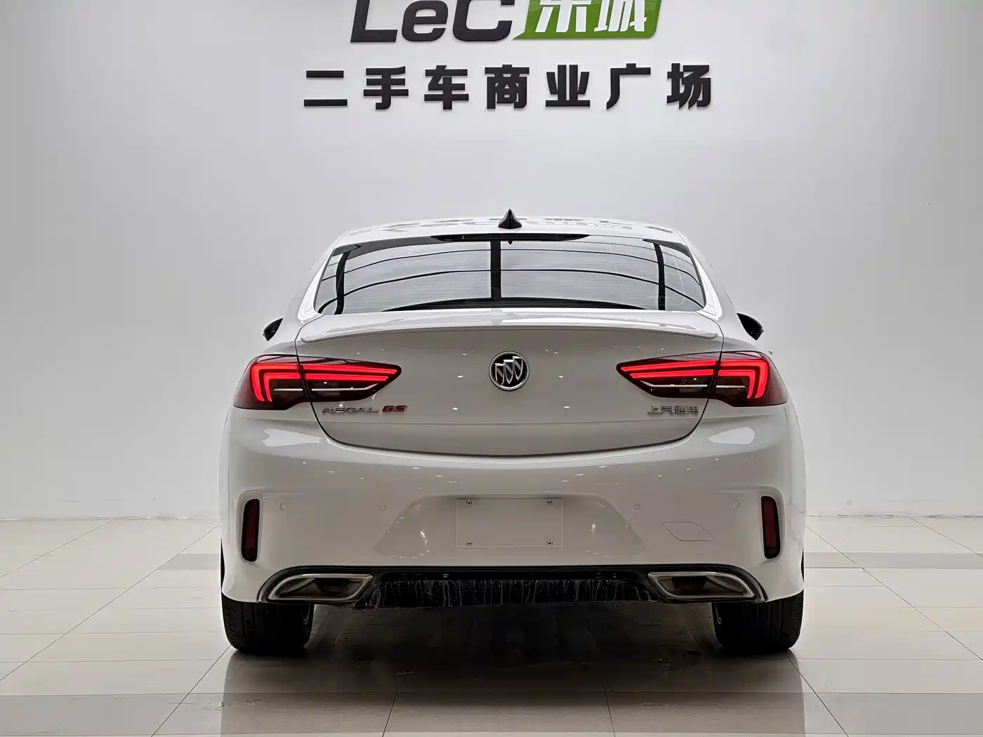 Photo 4 - Buick Regal