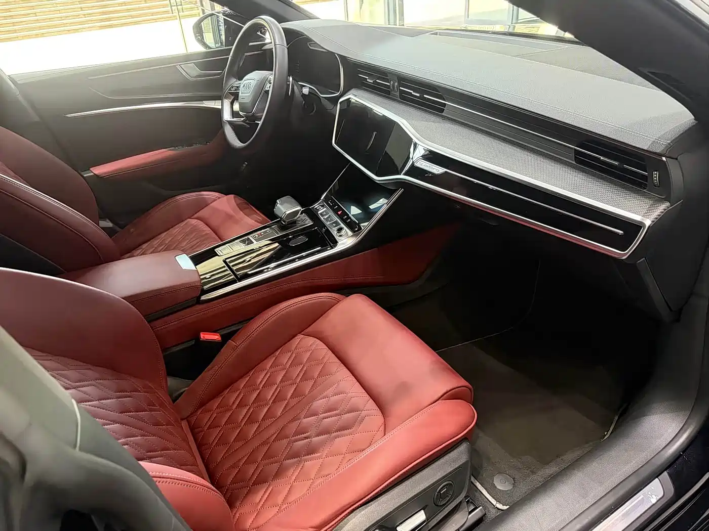 Audi A7L 2024 45 TFSI quattro S-line Black Warrior Edition фото 6