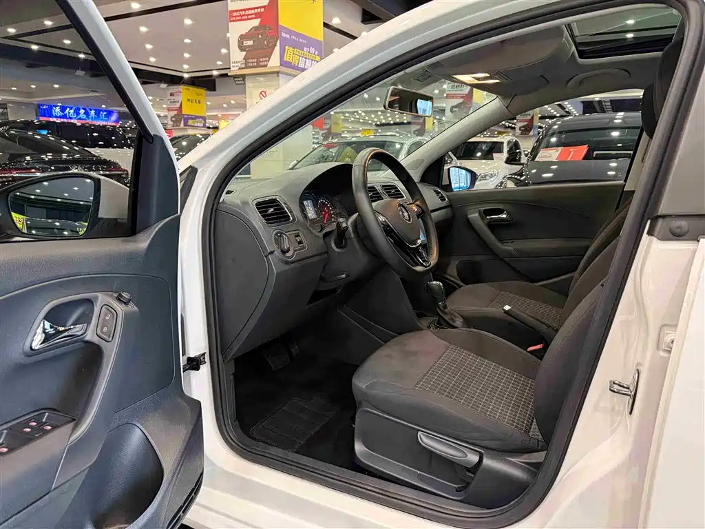 Volkswagen Polo 2018 1.5L Auto Comfort фото 4