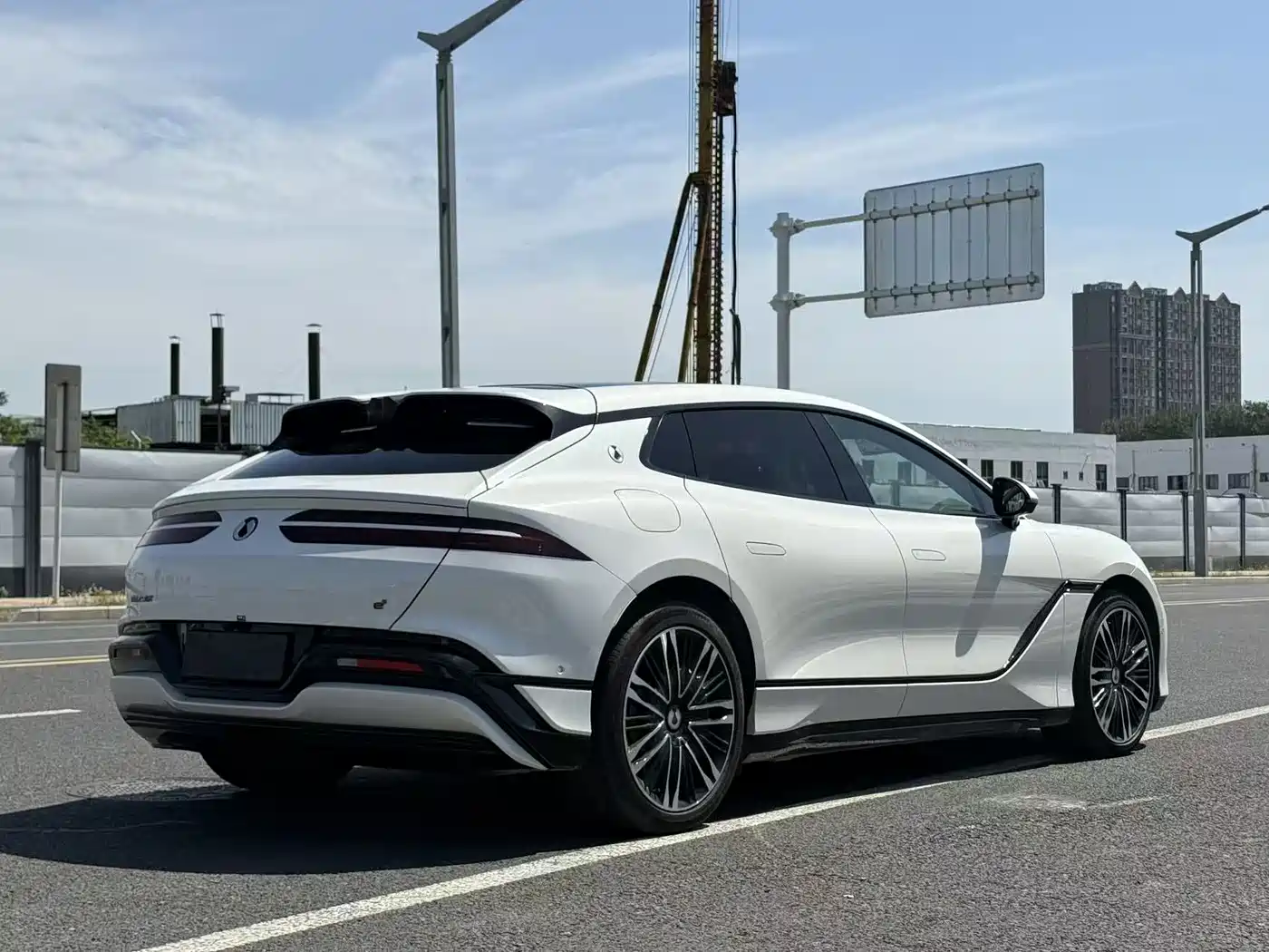Denza Z9GT 2024 1100 AWD Ultra Edition фото 20