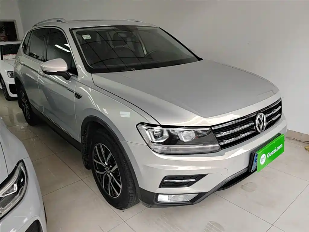 Volkswagen Tiguan L 2018 330TSI Automatic 2WD Luxury Edition фото 4