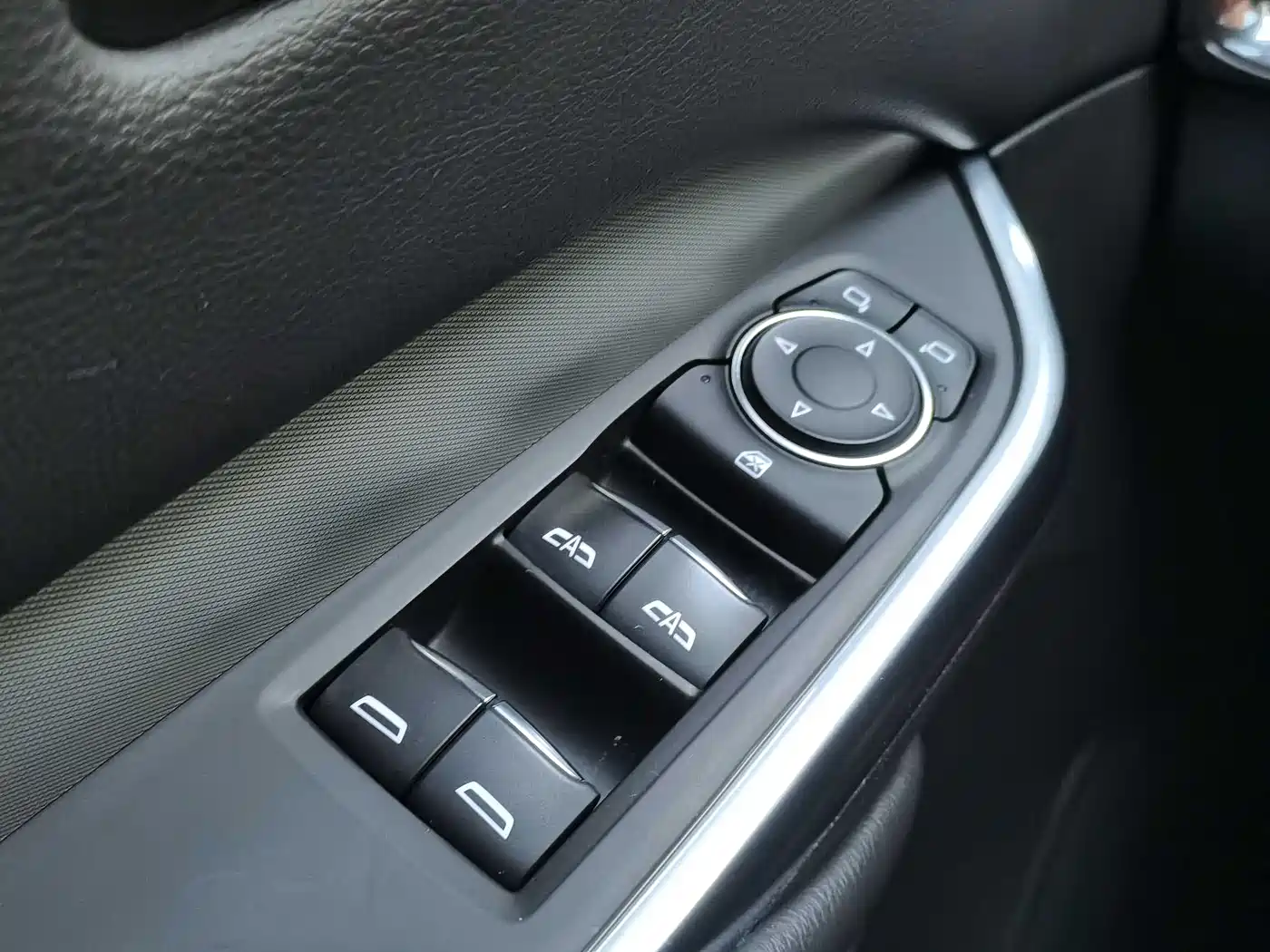 Cadillac XT4 2020 28T FWD Leading Trim фото 4