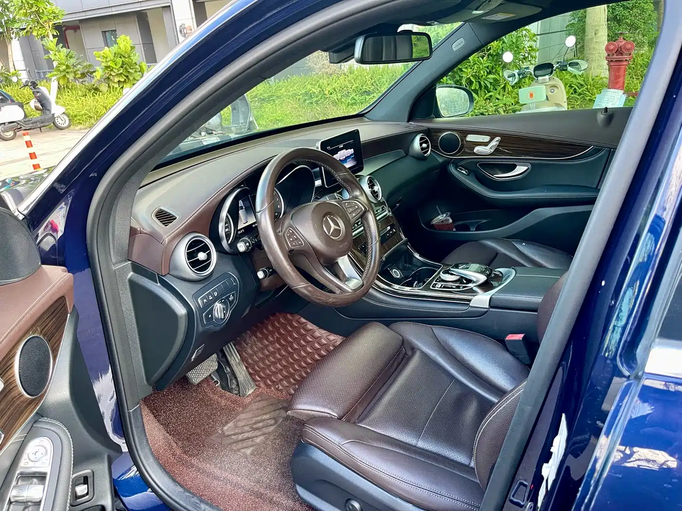 Mercedes-Benz GLC 2018 GLC 260 4MATIC Luxury фото 4
