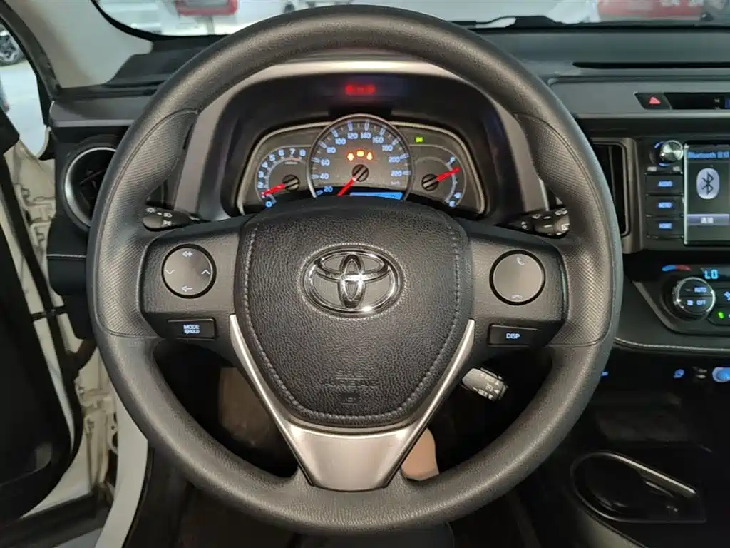 Toyota RAV4 Rongfang 2016 2.0L CVT 2WD Trend (China V) фото 11