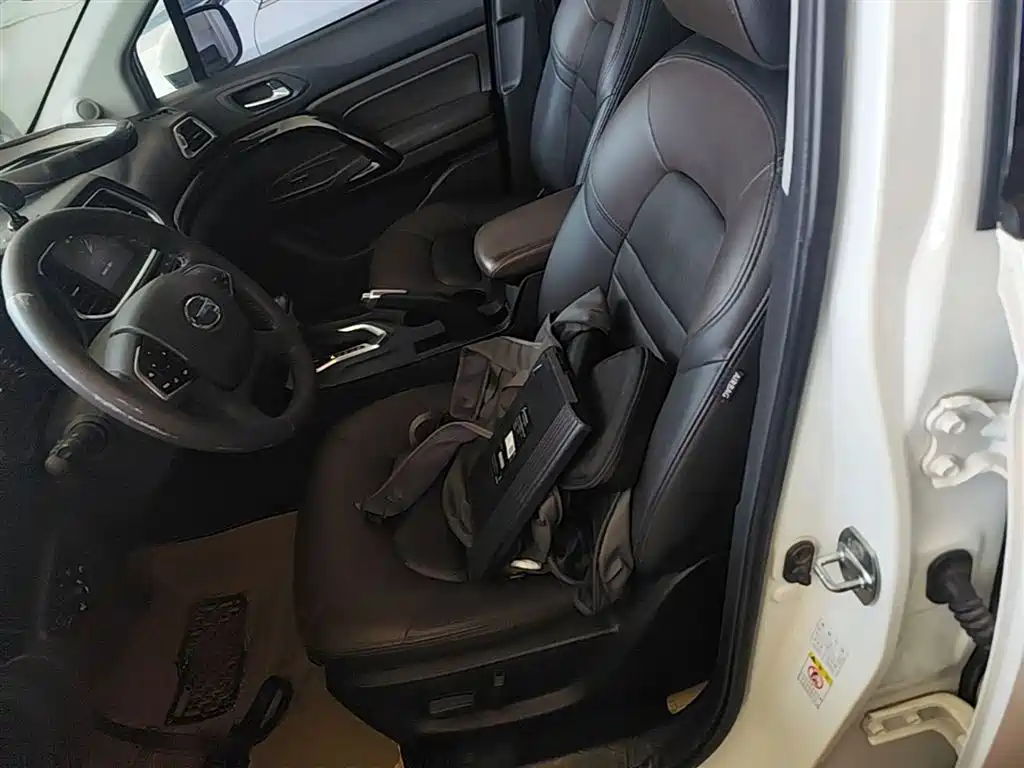 GAC Trumpchi Trumpchi GS4 2015 200T G-DCT Luxury Edition фото 15