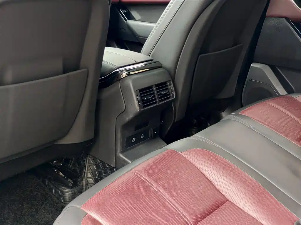 Land Rover Range Rover Velar 2024 Dynamic HSE фото 9