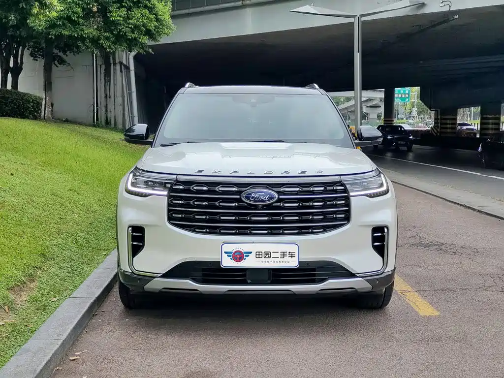 Ford Explorer 2024 2023 EcoBoost 285 AWD Titanium Edition 6-Seater