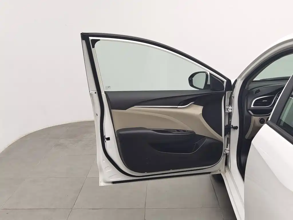 Photo 8 - Buick Excelle