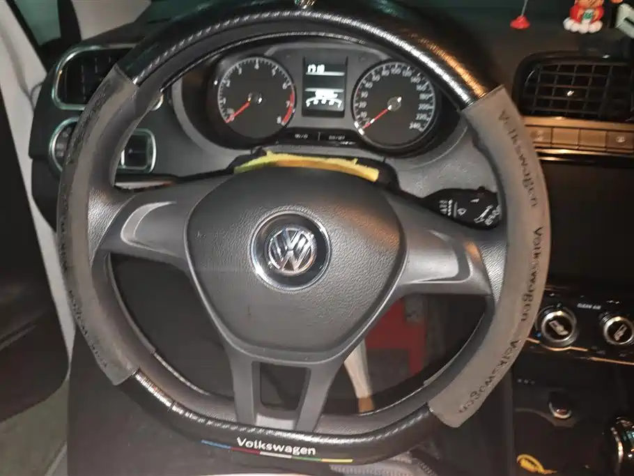 Volkswagen Polo 2018 1.5L Auto Safe Drive фото 15