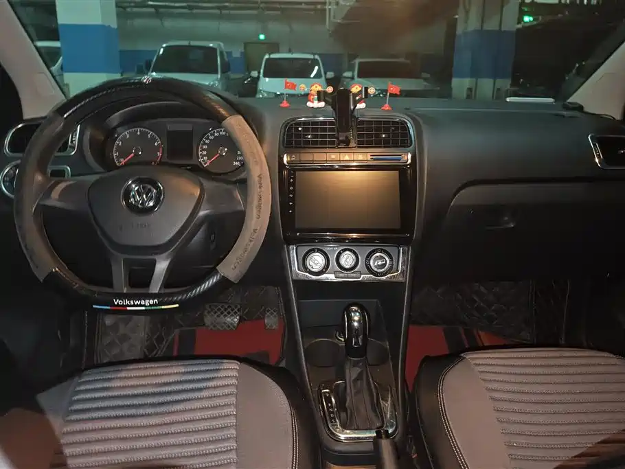 Volkswagen Polo 2018 1.5L Auto Safe Drive фото 12
