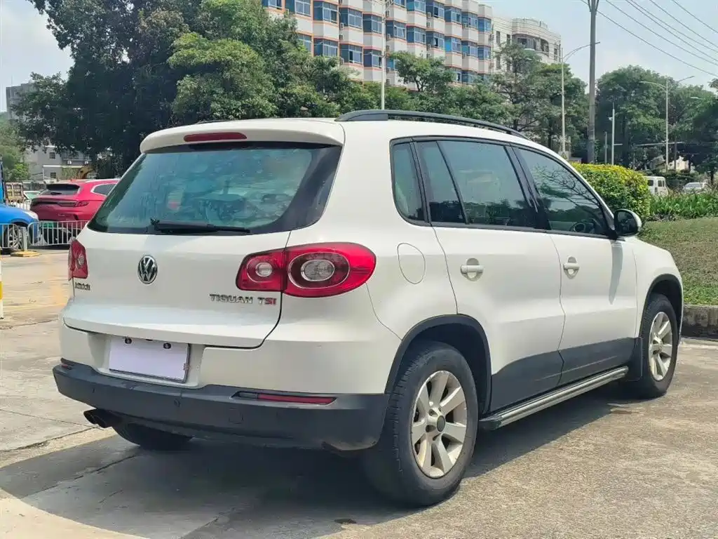 Volkswagen Tiguan 2010 1.8TSI Automatic 2WD Urban фото 7