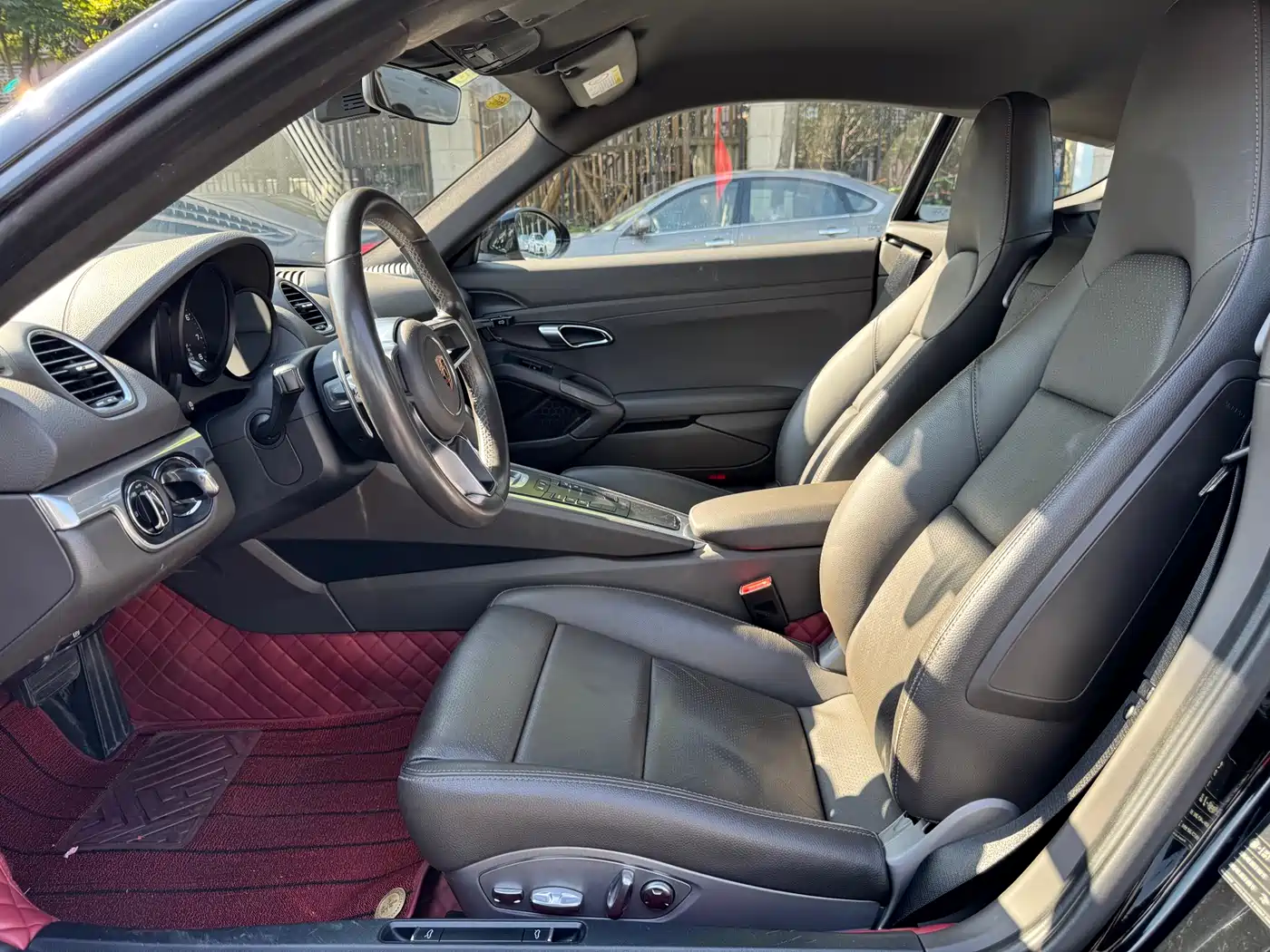 Porsche 718 2018 Cayman 2.0T фото 10