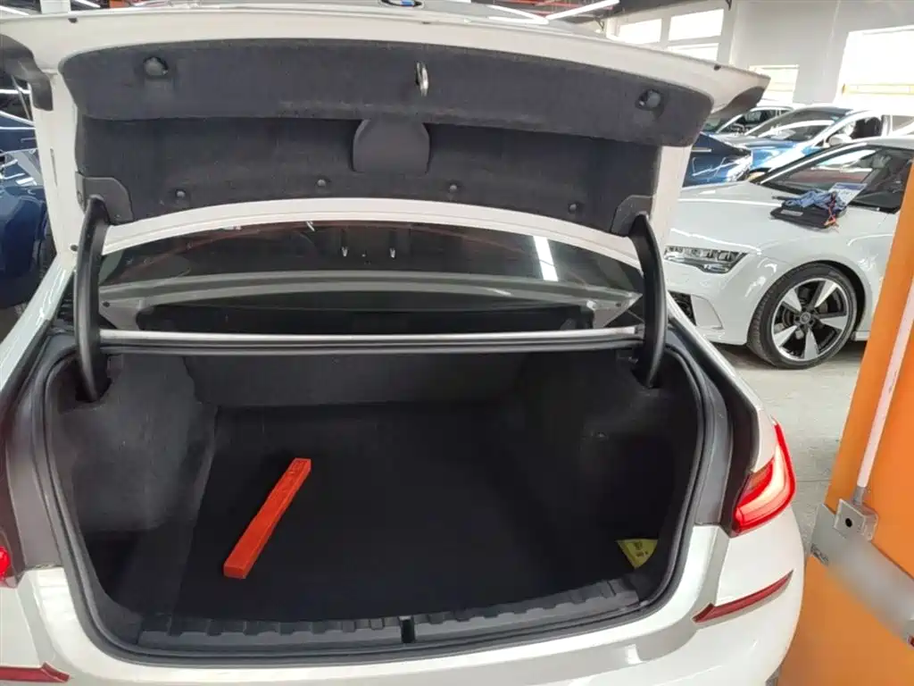 BMW 3 Series 2021 Facelift 325i M Sport Shadow Edition фото 19